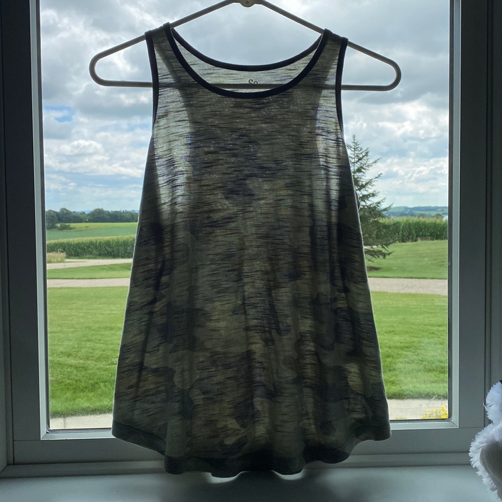 camouflage tank
